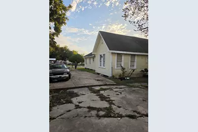 108 W Humble Street, Baytown, TX 77520 - Photo 17