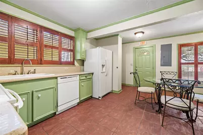 1106 Avenue O, Huntsville, TX 77340 - Photo 17