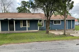 1408 Austin St, Bay City, TX 77414 - Photo 1