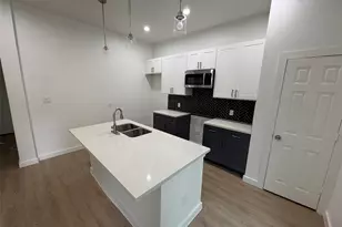 8627 Peachtree St, Houston, TX 77016 - Photo 3