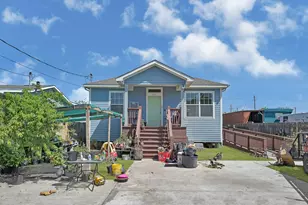 771 10th St, Dickinson, TX 77539 - Photo 1