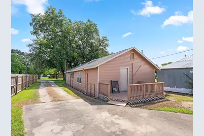 3320 Brooks Avenue, Bay City, TX 77414 - Photo 3