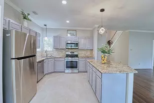 427 Birch Hill Dr, Sugar Land, TX 77479 - Photo 11