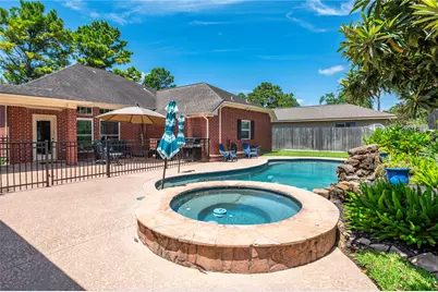 803 Hackberry Lane, Friendswood, TX 77546 - Photo 35