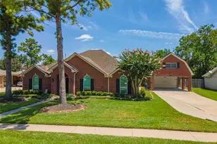 803 Hackberry Ln, Friendswood, TX 77546 - Photo 3