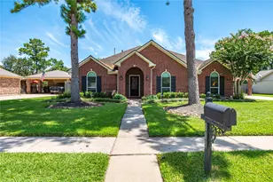 803 Hackberry Ln, Friendswood, TX 77546 - Photo 1