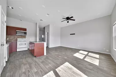 8034 Crestview Drive, Houston, TX 77028 - Photo 7