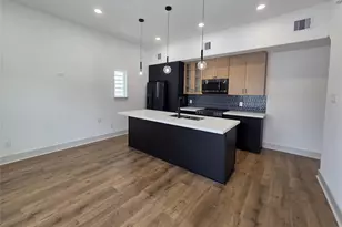 9821 Turnbow St, Houston, TX 77029 - Photo 3