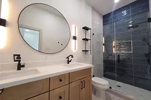 9821 Turnbow St, Houston, TX 77029 - Photo 9