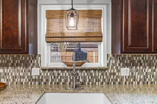 1003 Virginia St, Edna, TX 77957 - Photo 9