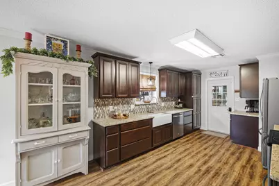 1003 Virginia Street, Edna, TX 77957 - Photo 11