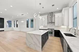 1110 Peden St, Houston, TX 77006 - Photo 3