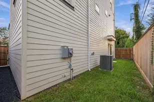 1110 Peden St, Houston, TX 77006 - Photo 29