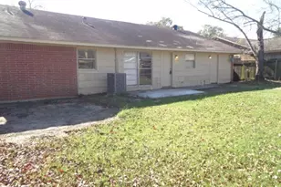 620 Grantham Rd, Baytown, TX 77521 - Photo 17