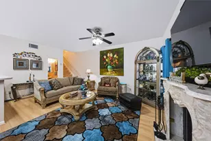 7325 Regency Square Ct, Houston, TX 77036 - Photo 5