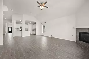2733 Arbor Edge Crossing, Texas City, TX 77568 - Photo 13