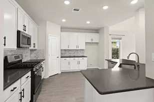 2733 Arbor Edge Crossing, Texas City, TX 77568 - Photo 9