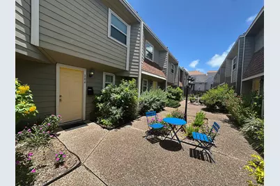 424 15th Street #104, Galveston, TX 77550 - Photo 1