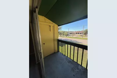 1516 Bay Area Boulevard #B4, Houston, TX 77058 - Photo 19