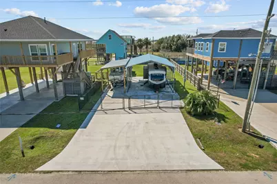 957 S Tinkle Lane, Crystal Beach, TX 77650 - Photo 1