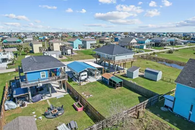 957 S Tinkle Lane, Crystal Beach, TX 77650 - Photo 9