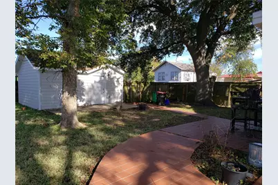 712 E Lobit Street, Baytown, TX 77520 - Photo 13