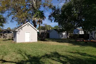 712 E Lobit St, Baytown, TX 77520 - Photo 15