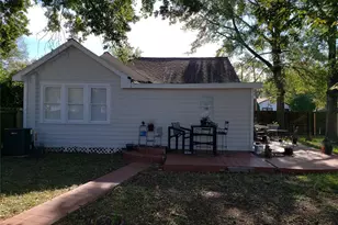 712 E Lobit St, Baytown, TX 77520 - Photo 17