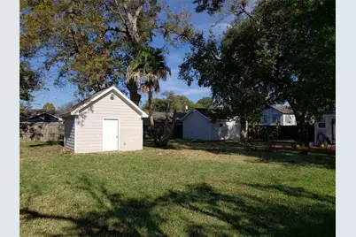 712 E Lobit Street, Baytown, TX 77520 - Photo 15