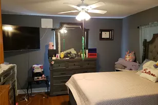 712 E Lobit St, Baytown, TX 77520 - Photo 9