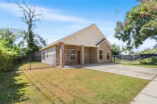 8717 Peachtree St, Houston, TX 77016 - Photo 5