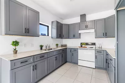 8717 Peachtree Street, Houston, TX 77016 - Photo 11