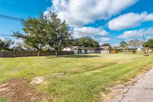 1695 County Rd 965, Alvin, TX 77511 - Photo 5