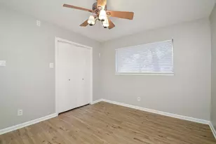 155 April Waters Dr W, Conroe, TX 77356 - Photo 17