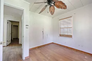 5810 Avenue E, Sheridan, TX 77475 - Photo 9