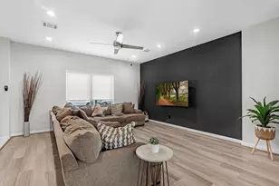 8407 James Franklin St, Houston, TX 77088 - Photo 7