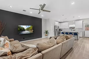 8407 James Franklin St, Houston, TX 77088 - Photo 7