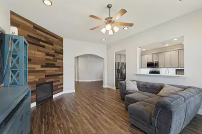 801 Harvard Pointe Drive, League City, TX 77573 - Photo 9