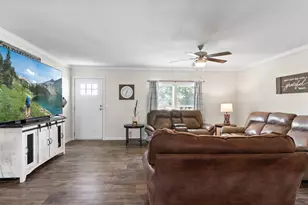 2422 Minks Rd, Wallis, TX 77485 - Photo 15