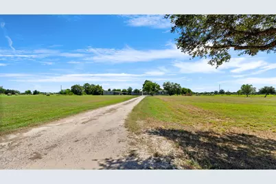 2422 Minks Road, Wallis, TX 77485 - Photo 9