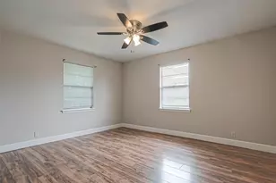 8430 Round Rock Dr, Houston, TX 77049 - Photo 17