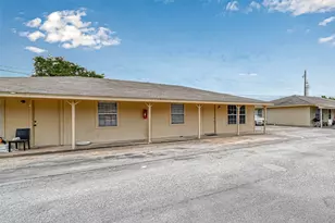 8430 Round Rock Dr, Houston, TX 77049 - Photo 11
