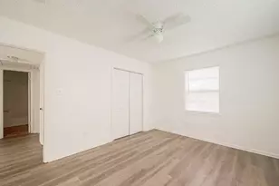 8430 Round Rock Dr, Houston, TX 77049 - Photo 11
