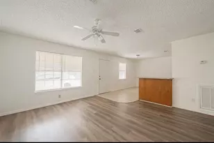 8430 Round Rock Dr, Houston, TX 77049 - Photo 7