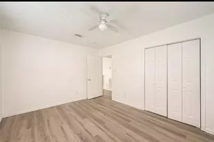 8430 Round Rock Dr, Houston, TX 77049 - Photo 13