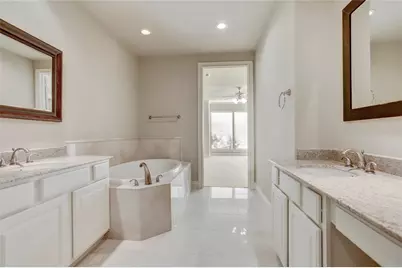 9133 Creekstone Lake Drive, Houston, TX 77054 - Photo 19