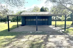 1207 Half Moon Dr, Wharton, TX 77488 - Photo 5