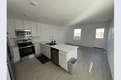 520 Commander Abbott Drive, Jarrell, TX 76537 - Photo 7