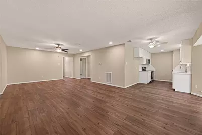 2305 Kingsway Drive, League City, TX 77573 - Photo 7