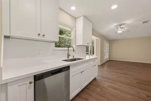2305 Kingsway Dr, League City, TX 77573 - Photo 11